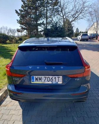 Volvo V60 Cross Country cena 149700 przebieg: 26000, rok produkcji 2021 z Margonin małe 277